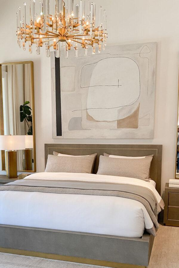 petite chambre cosy couleurs neutres chaudes miroir éclairage stratifié